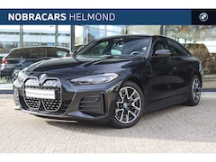 BMW i4 - eDrive35 High Executive M Sport / Achteruitrijcamera / Comfort Access / Stoelverwarming /