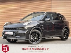 Lynk & Co 01 - 1.5 Black Style Panodak / Zwarte hemel / 360* Camera / Navi / Clima