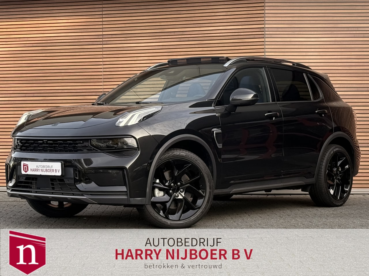 Lynk & Co 01 - 1.5 Black Style Panodak / Zwarte hemel / 360* Camera / Navi / Clima - AutoWereld.nl