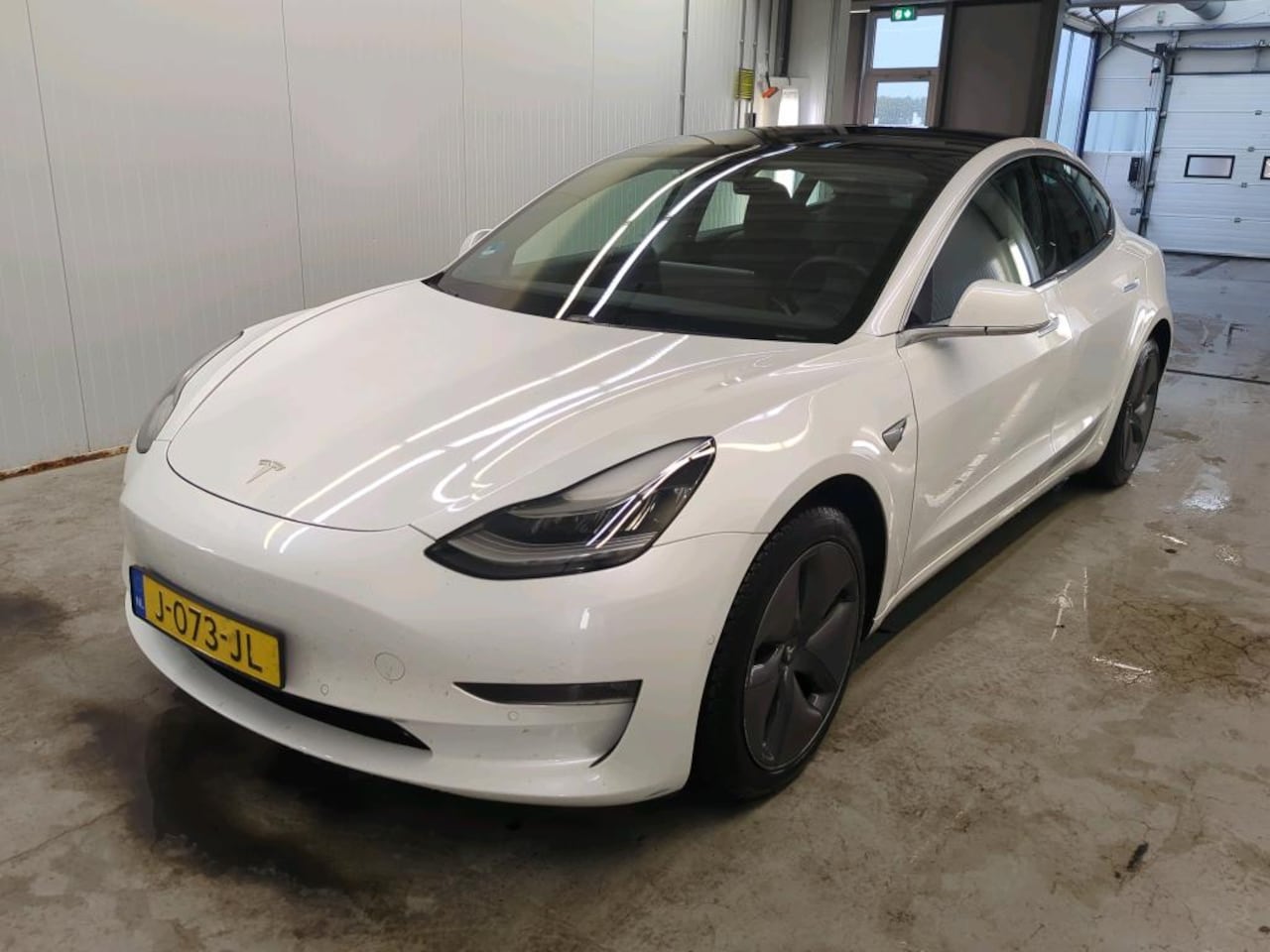 Tesla Model 3 - Long-Range AWD 351pk 75 kWh [ AUTOPILOT+620KM WLTP+PREMIUM AUDIO ] - AutoWereld.nl