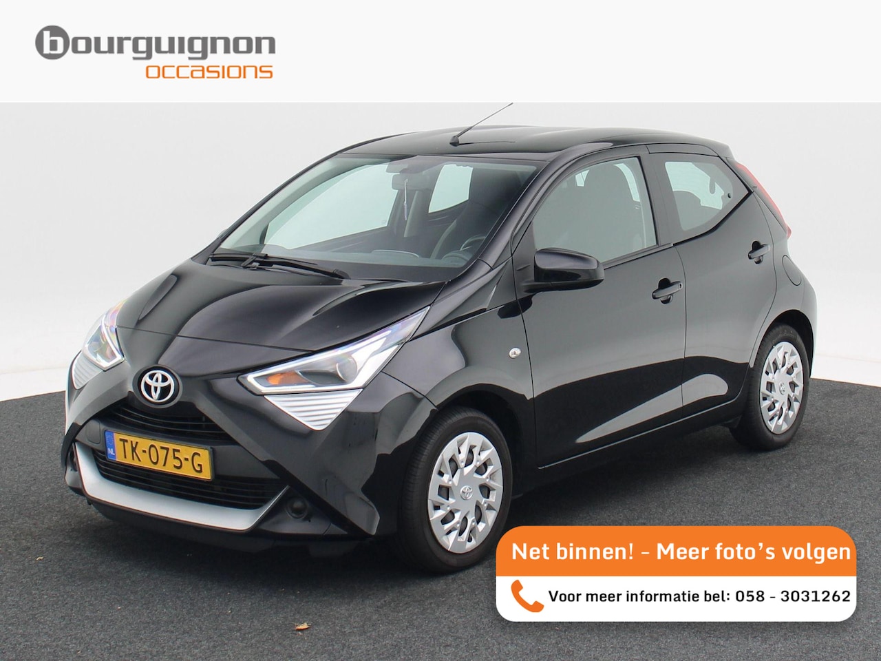 Toyota Aygo - 1.0 VVT-i Automaat x-play | Bluetooth | Trekhaak | Camera | Carplay | 79.228 Km!! - AutoWereld.nl