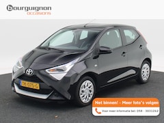 Toyota Aygo - 1.0 VVT-i Automaat x-play | Bluetooth | Trekhaak | Camera | Carplay | 79.228 Km