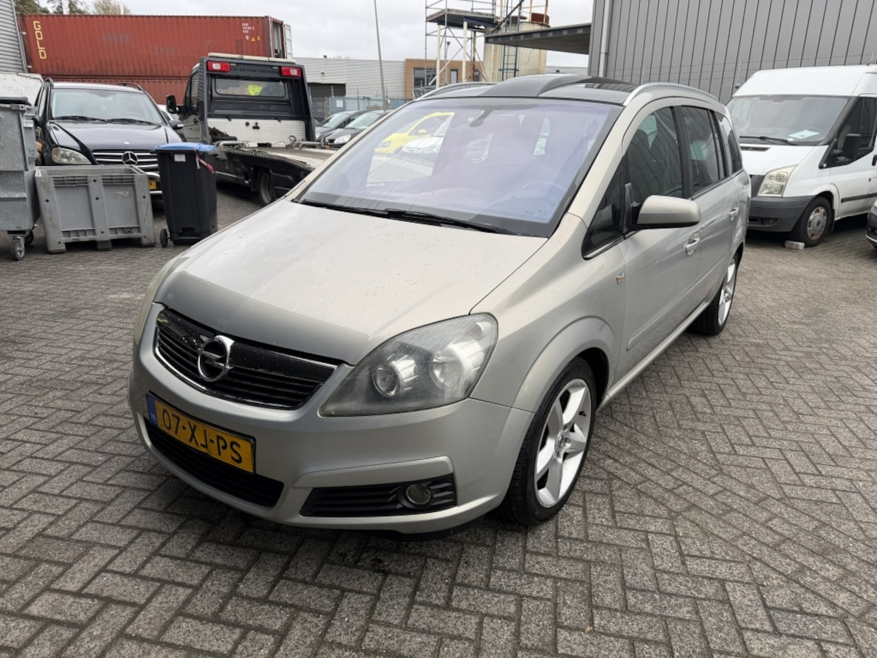 Opel Zafira - 2.2 Executive 7 ZITPLAATSEN - AutoWereld.nl