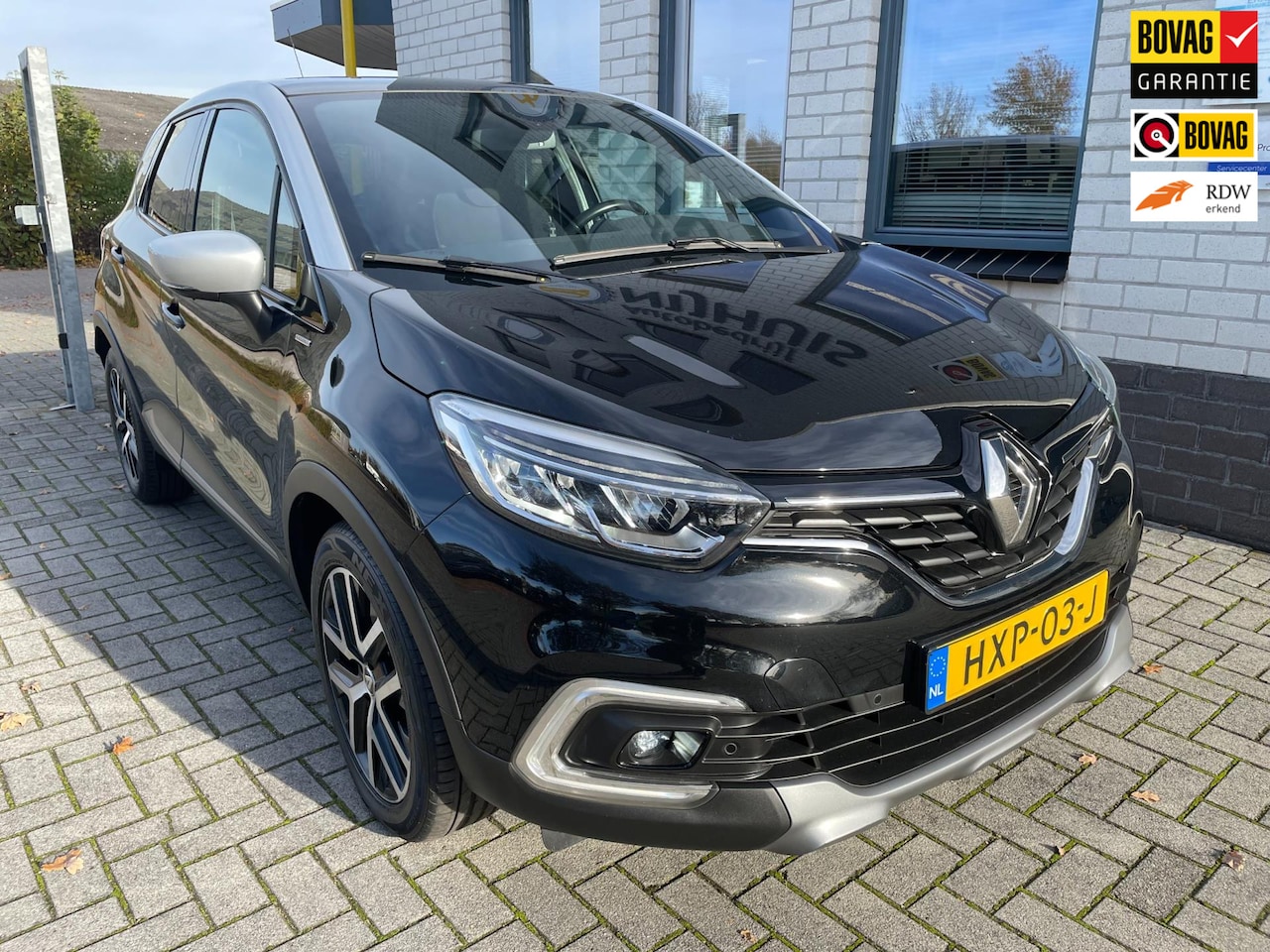 Renault Captur - 1.2 TCe Intens / Navigatie / Telefoon / Cruise / Camera / PDC V+A / Keyless / Panoramadak - AutoWereld.nl