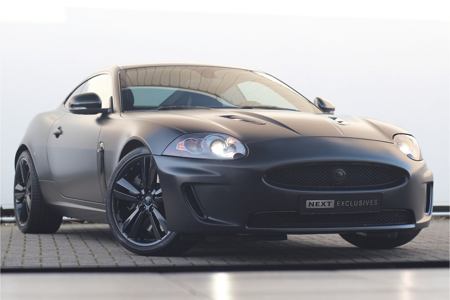 Jaguar XKR - 5.0 V8 S/C Coupé | B&W | Memory | Verkoeling | Youngtimer - AutoWereld.nl