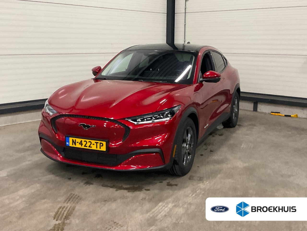 Ford Mustang Mach-E - RWD 75 kWh | NL-AUTO! | LEDER | PANODAK | DEALER OH! | ADAPTIVE CRUISE | CAMERA | WINTERPA - AutoWereld.nl