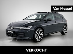 Volkswagen Golf - 1.5 eHybrid Life Edition 204 PK Automaat | Plug in hybrid | Stoelverwarming | Panoramadak