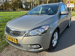Kia Cee'd Sporty Wagon - 1.4 CVVT Seven zeer betrouwbaar en met trekhaak