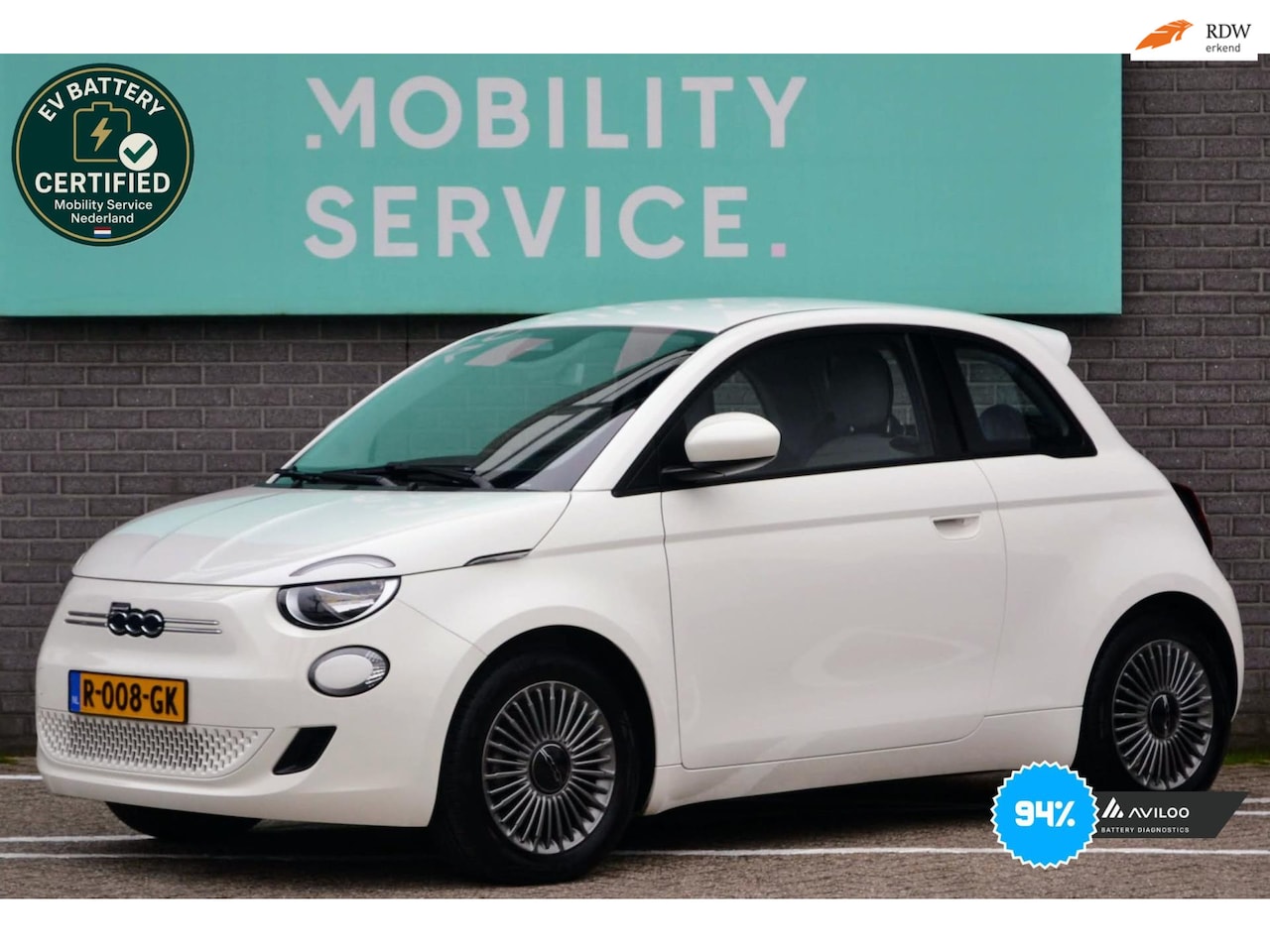 Fiat 500 - Icon 42 kWh SOH94% Carplay Cruise Airco Full Map - AutoWereld.nl