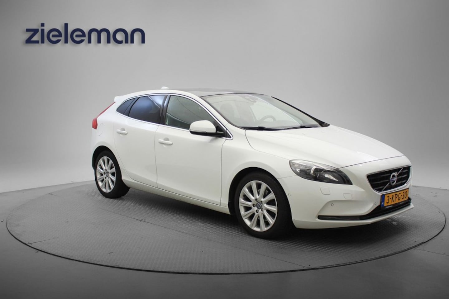 Volvo V40 - 1.6 T4 Summum Automaat - Panorama, Navi, Camera, Cruise, Memory, Leer, Stoelverw. - AutoWereld.nl