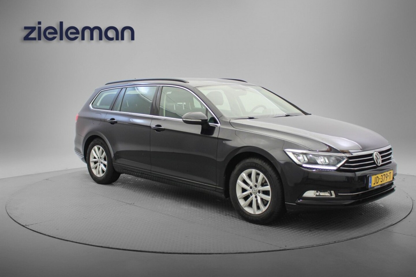 Volkswagen Passat Variant - Variant 1.6 TDI Comfortline Automaat - Navi, Cruise, Clima, Trekhaak - AutoWereld.nl