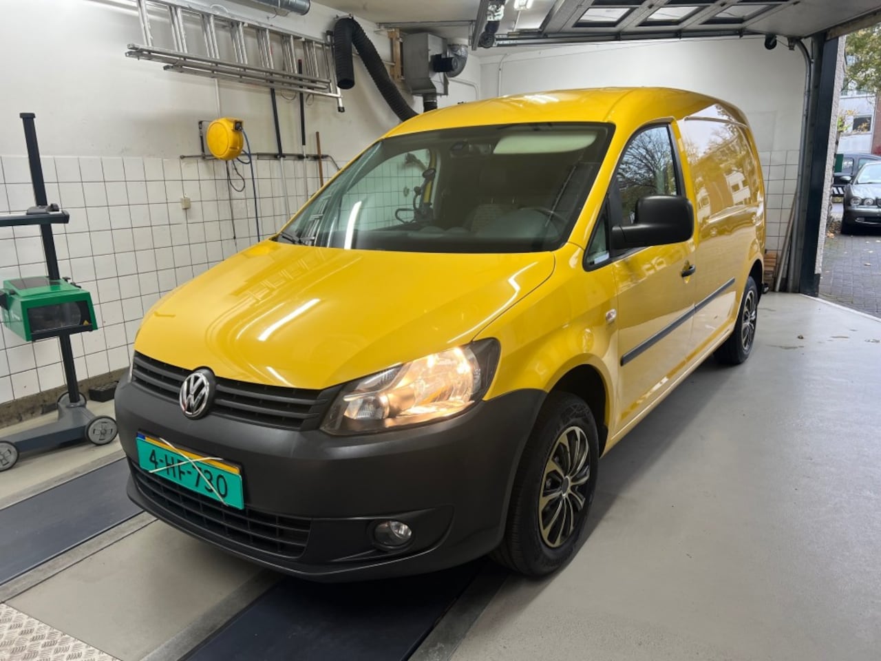 Volkswagen Caddy - LANG ! Distributieriem en koppeling nieuw ! airco ! Camera !Navi !Top onderhouden - AutoWereld.nl