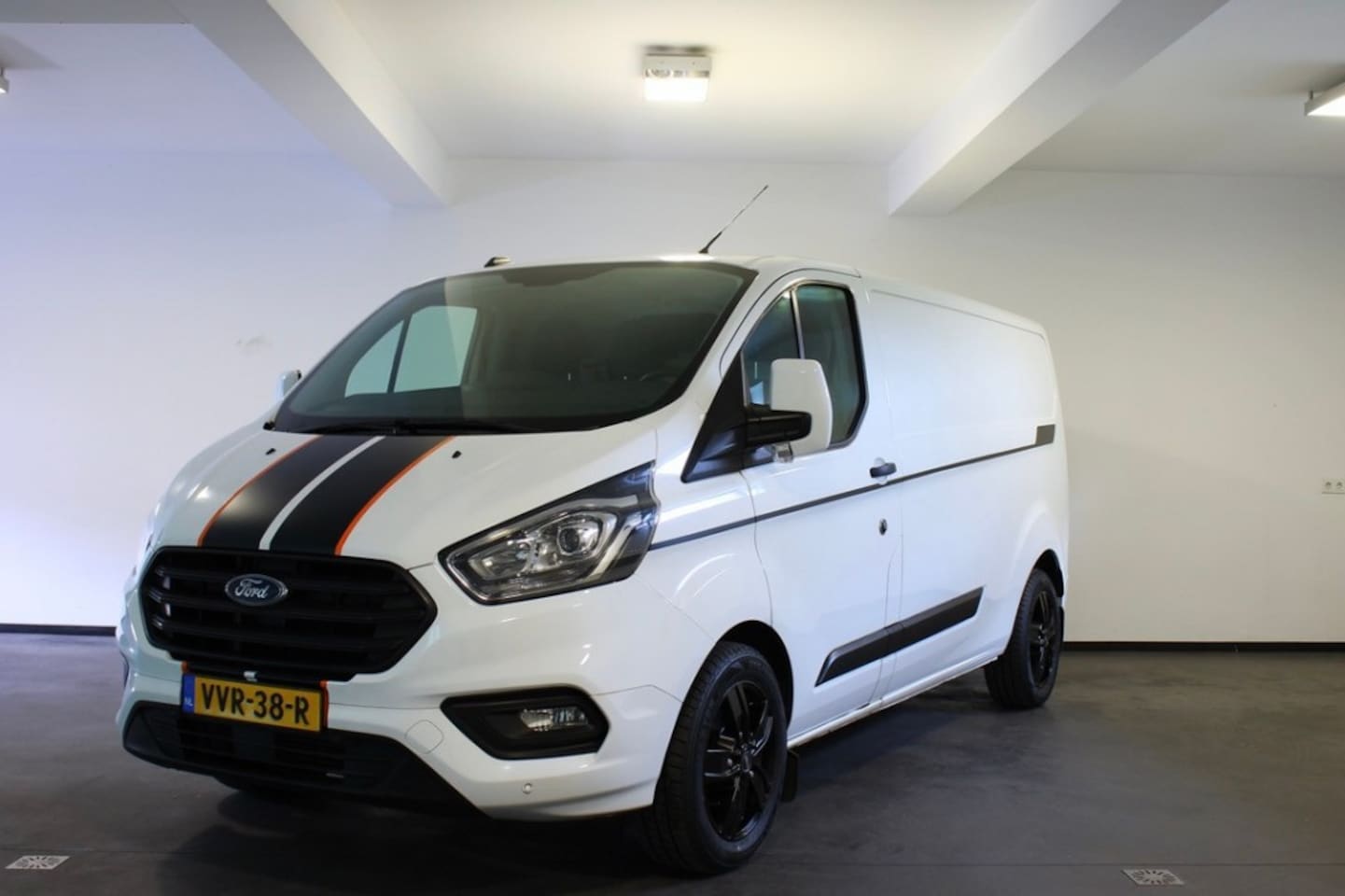 Ford Transit Custom - 300 2.0 TDCI L2H1 TR - AutoWereld.nl