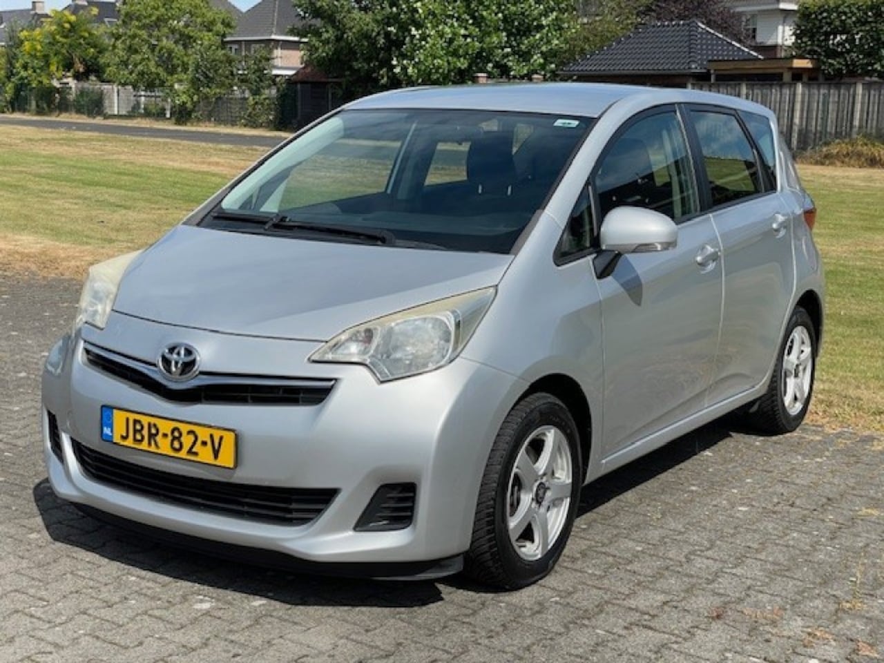Toyota Verso S - 1.3 VVT-i Aspiration Automaat/ Airco/ Camera/ LM - AutoWereld.nl