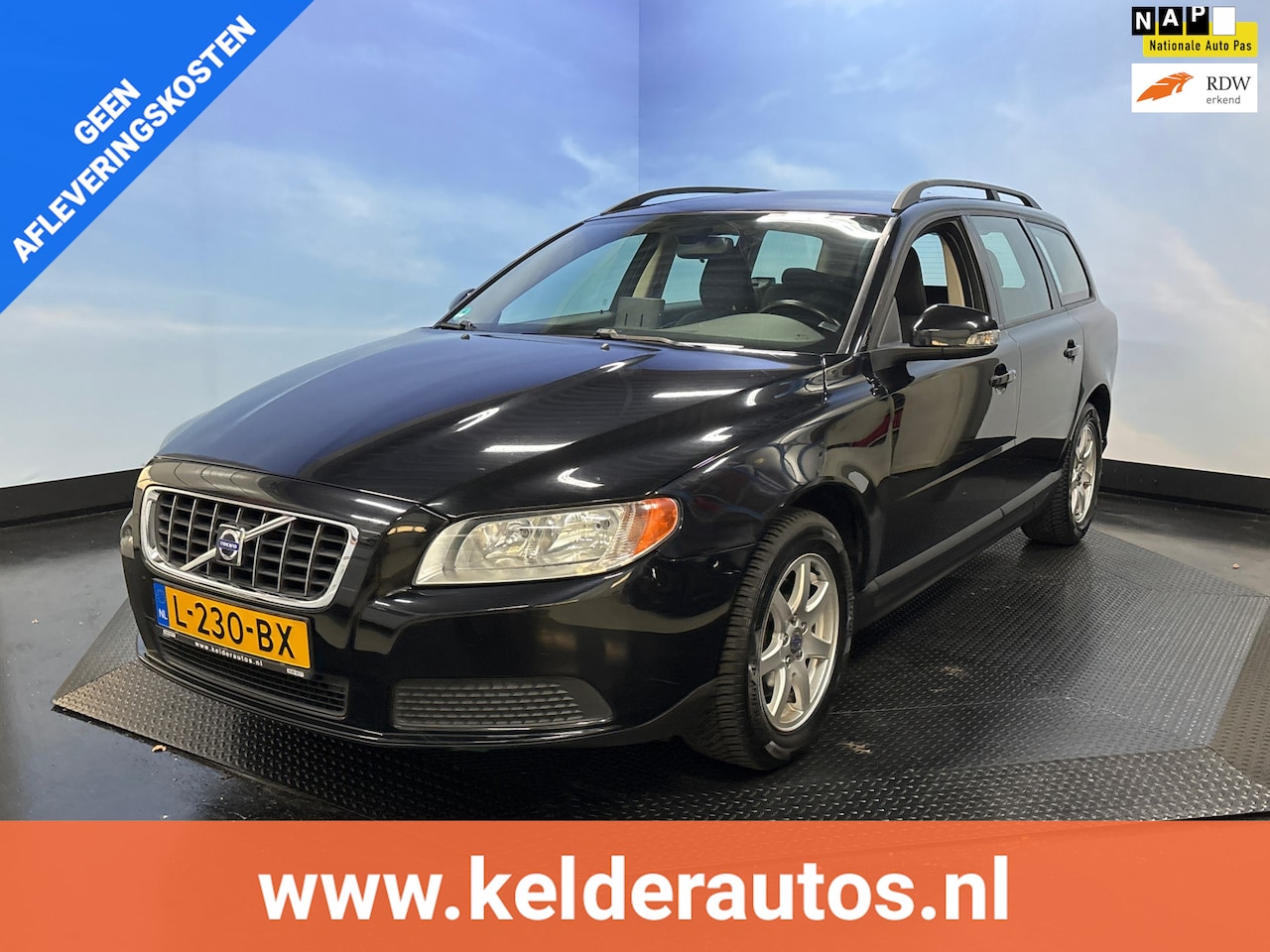 Volvo V70 - 2.0 Navi | Clima | Cruise | PDC | Trekhaak, Youngtimer - AutoWereld.nl