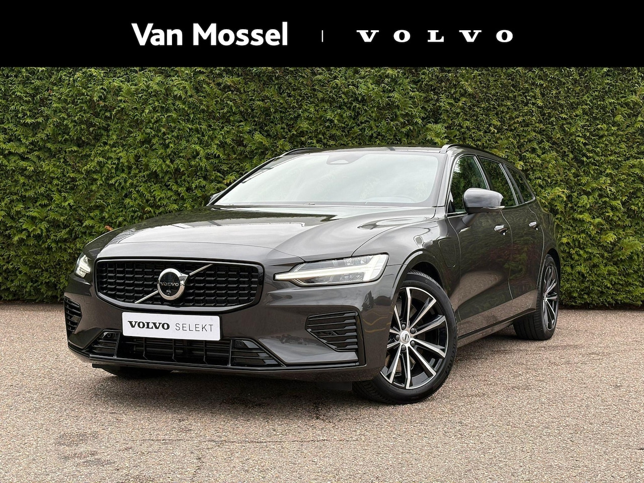 Volvo V60 - T6 Plug-in hybrid AWD Plus Dark | Harman/Kardon | Stoel & Stuur verwarming | Trekhaak | - AutoWereld.nl