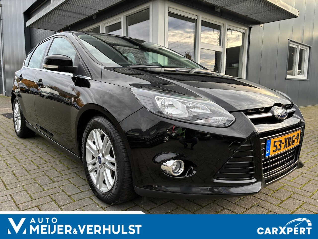 Ford Focus - 1.0 EcoBoost Titanium Business | NAVI | PDC | VOORRUITVERWARMING - AutoWereld.nl
