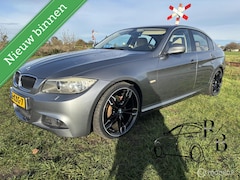 BMW 3-serie - 318i Business Line AUTOMAAT AIRCO NAVI CRUISE