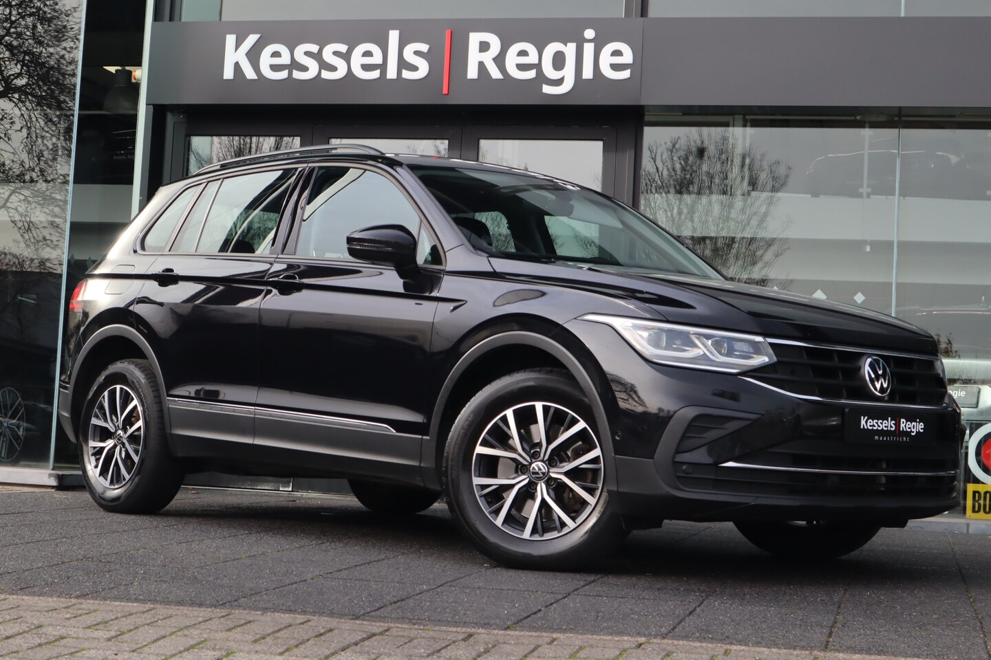 Volkswagen Tiguan - 1.4 TSI eHybrid Life ACC Camera Bliss CarPlay Stuur+Stoelverwarming - AutoWereld.nl