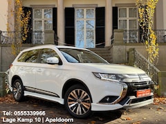 Mitsubishi Outlander - 2.0 Instyle Automaat Navi Camera Xenon CarPlay Trekhaak Climate Cruise Ctr Stoelverwarming