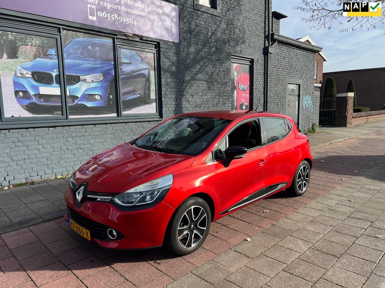 Renault Clio - 0.9 TCe Expression nap navi trekhaak airco - AutoWereld.nl