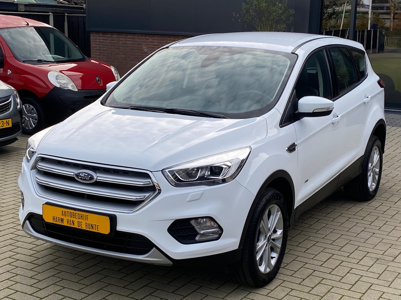 Ford Kuga - 1.5 EcoBoost 182 PK AWD Titanium NIEUWSTAAT AUTOMAAT NAVI XENON LED CRUISE CLIMA - AutoWereld.nl