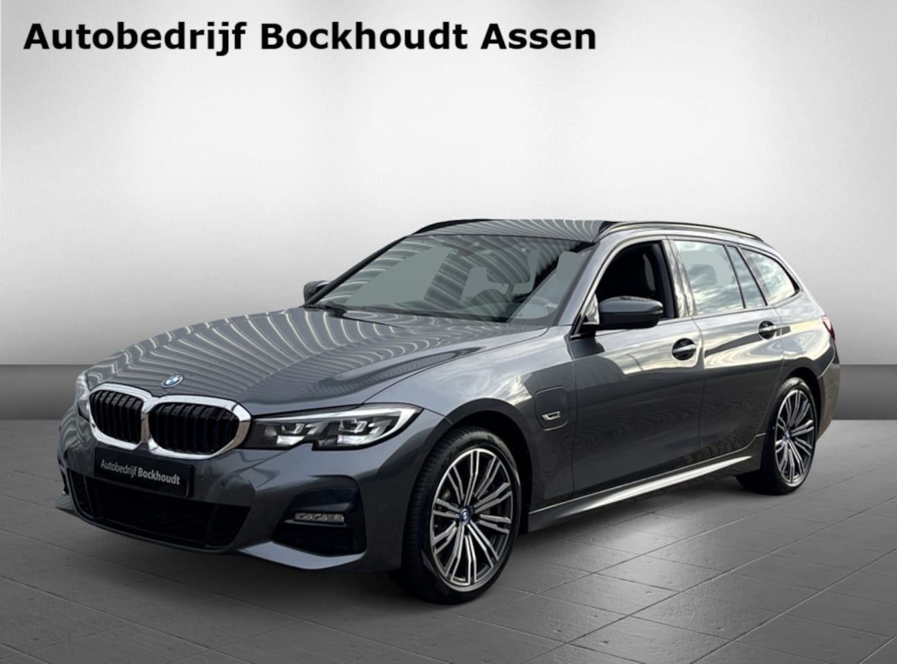 BMW 3-serie Touring - 330e xDrive M-Sport Pakket | Stoel- & Stuurverw. | Apple CarPlay - AutoWereld.nl