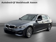 BMW 3-serie Touring - 330e xDrive M-Sport Pakket | Stoel- & Stuurverw. | Apple CarPlay