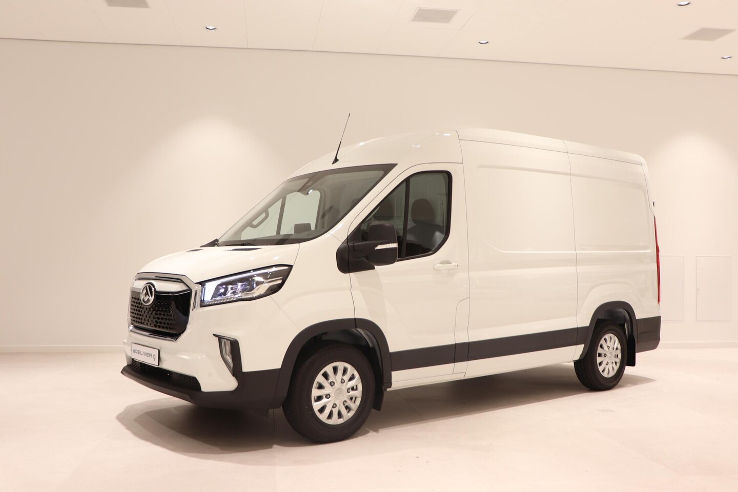 Maxus eDeliver 9 - L2H2 Business 72 kWh | Direct Leverbaar! | OP = OP | 5 Jaar Garantie | Camera | Zijschuifd - AutoWereld.nl