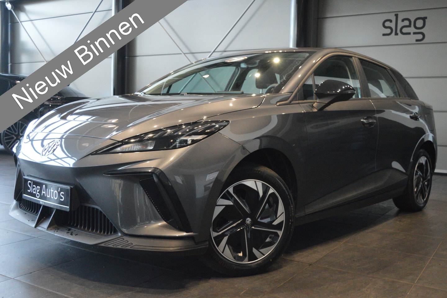 MG MG4 Electric - 51 kWh clima cruise camera led pdc 17 inch 170 pk !! - AutoWereld.nl