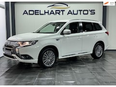 Mitsubishi Outlander - 2.4 PHEV Intense Automaat / Navigatie Apple CarPlay / Cruise control / Climate control / e