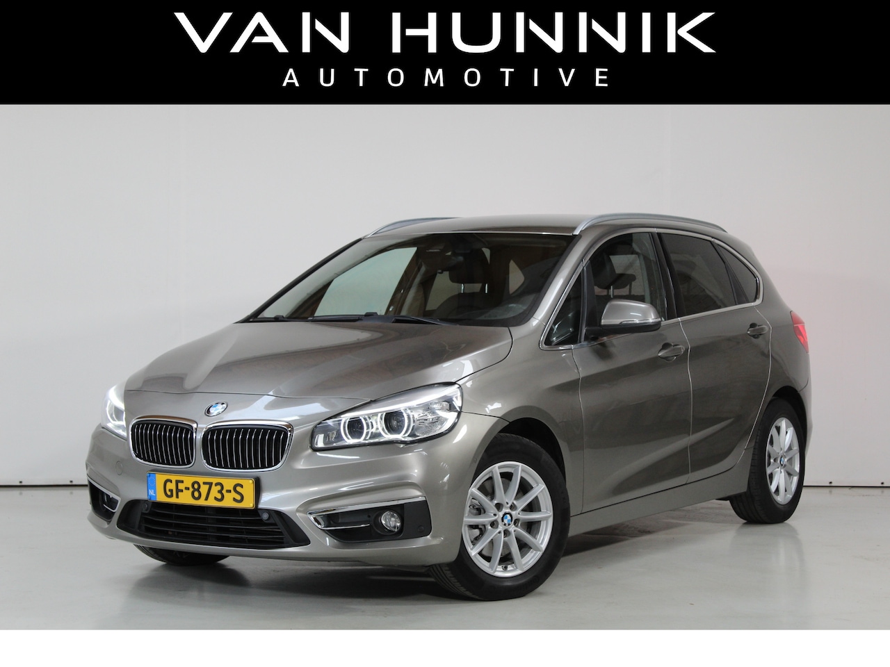 BMW 2-serie Active Tourer - 218i Luxury | Cam | Keyless | Trekhaak | Dealer Oh - AutoWereld.nl