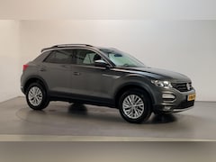 Volkswagen T-Roc - 1.5 TSI 150pk DSG Style Parkeersensoren Navigatie DAB+ App-Connect