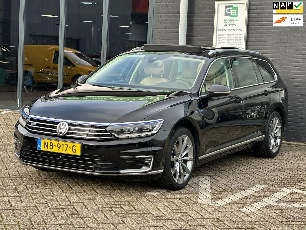 Volkswagen Passat Variant - 1.4 TSI GTE Connected Series Plus/2de EIG/NAVI/PANO DAK/NL AUTO-NAP!! - AutoWereld.nl