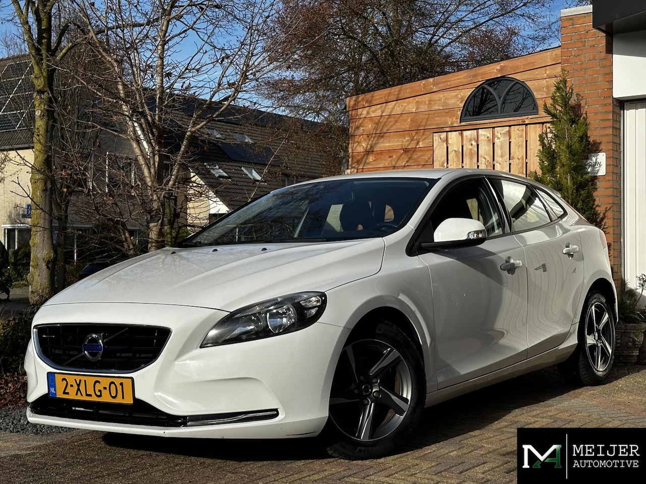 Volvo V40 - 1.6 D2 Momentum Business|Cruise|Navi|Bluet.|NAP - AutoWereld.nl