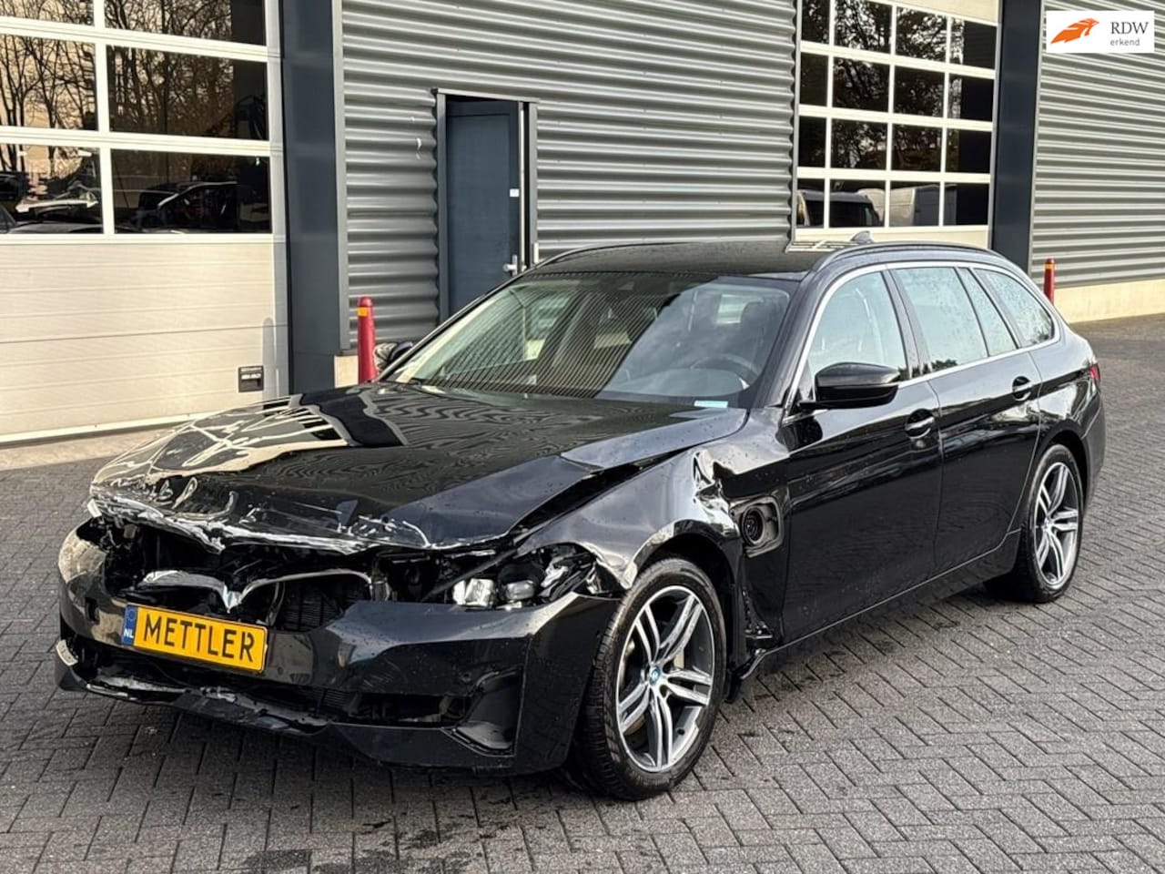 BMW 5-serie Touring - 530e Business Edition Plus 530e Business Edition Plus, M pakket, navigatie, camera - AutoWereld.nl