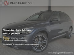 BMW X1 - XDrive25i Centennial High Executive M-Sport|Panoramadak|Trekhaak|Harman Kardon|Leer|Stoelv