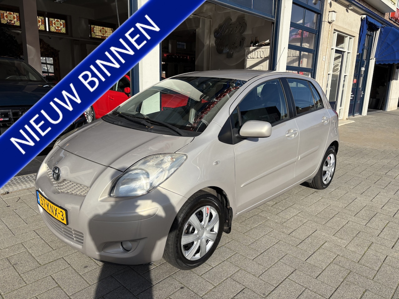 Toyota Yaris - 1.3 VVT-i Aspiration 1.3 VVTi Aspiration - AutoWereld.nl