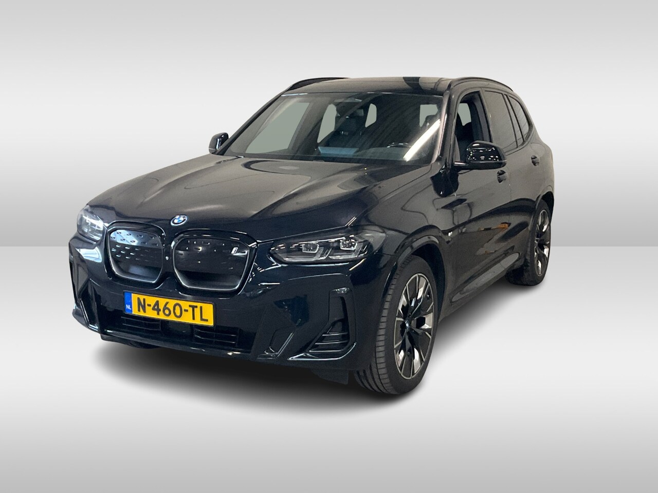 BMW iX3 - High Executive 80 kWh / Trekhaak / Panoramadak / 360Camera / Head-up / 20'' / Leder / Harm - AutoWereld.nl