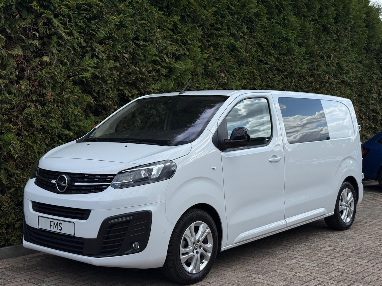 Opel Vivaro - 2.0 Diesel L2H1 DC 6P Automaat Standkachel - AutoWereld.nl