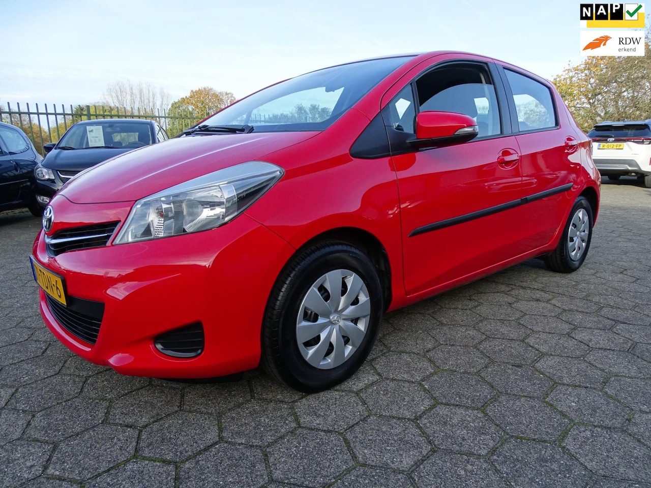 Toyota Yaris - 1.0 VVT-i Aspiration AIRCO/NAV/BT/CAMERA/5 DEURS - AutoWereld.nl