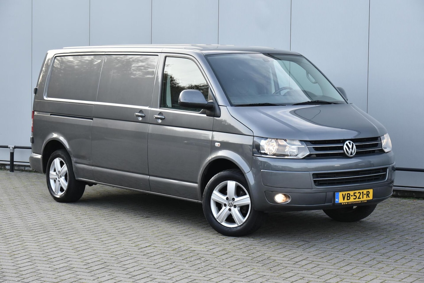 Volkswagen Transporter - 2.0 TDI L2H1 2x Schuifdeur Navi Leer - AutoWereld.nl