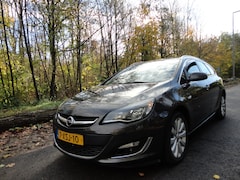 Opel Astra Sports Tourer - 1.4 Turbo Business + Bomvol