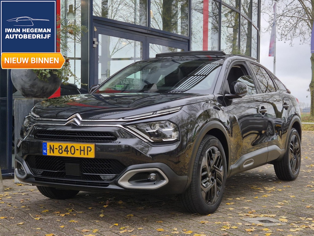 Citroën C4 - 1.2 Puretech 130PK Shine AUTOMAAT | Navigatie | Schuif / kanteldak | Panoramdak | Parkeers - AutoWereld.nl