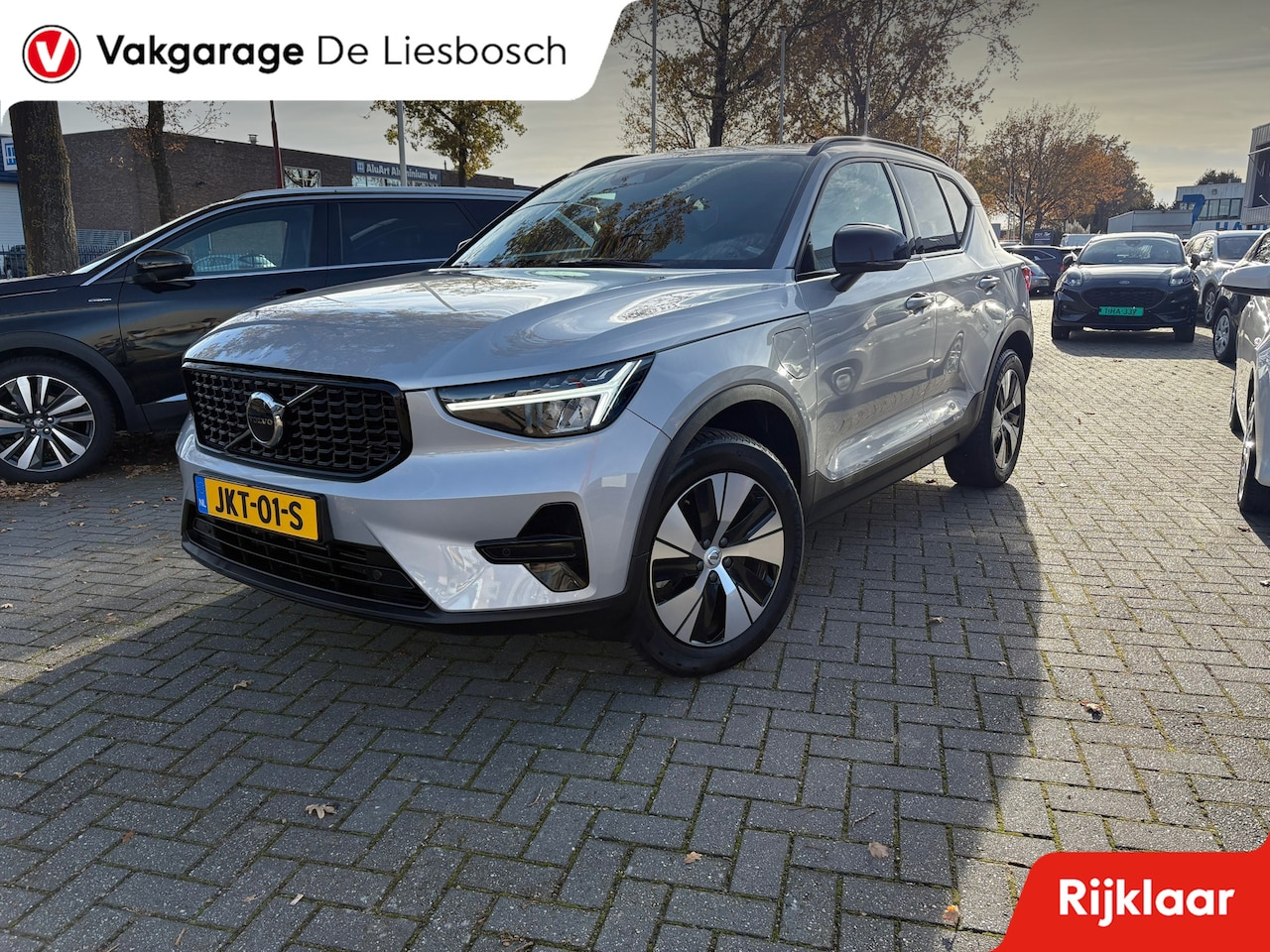 Volvo XC40 - 1.5 T4 Plug-in hybrid Plus Dark / Panorama-dak / Harman-Kardon / camera / stuur en stoel v - AutoWereld.nl