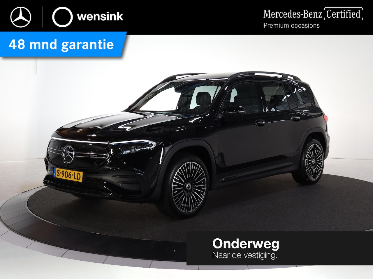 Mercedes-Benz EQB - 250 AMG Line 67 kWh | Night | Panoramadak | 20" lichtmetalen velgen | 360 graden camera | - AutoWereld.nl