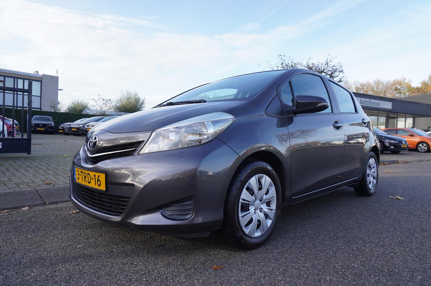 Toyota Yaris - 1.3 16v VVT-i 99pk 5D Aspiration AIRCO Parkeer Camera - AutoWereld.nl