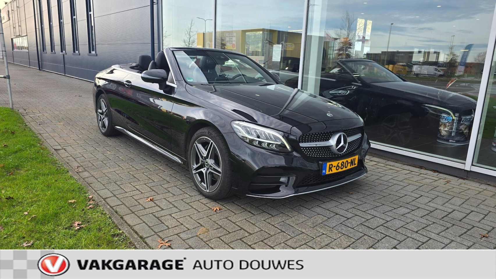 Mercedes-Benz C-klasse Cabrio - 180 Premium Plus Pack AMG|Dealeronderhouden|Nek verwarming|Automaat - AutoWereld.nl