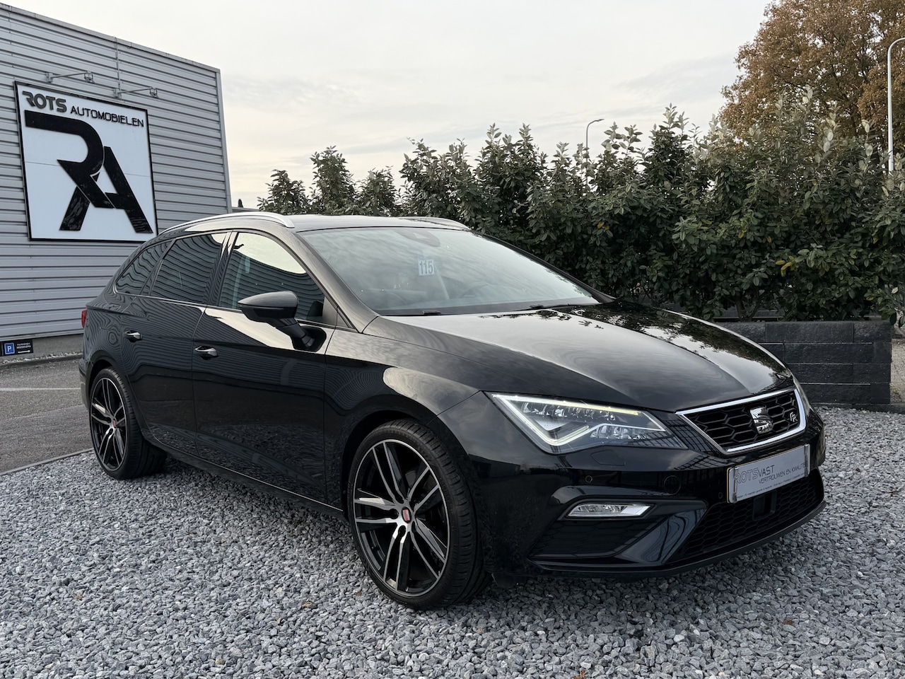 SEAT Leon ST - 1.4 TSI FR ACC|Carplay|Camera|DCC Zwart - AutoWereld.nl
