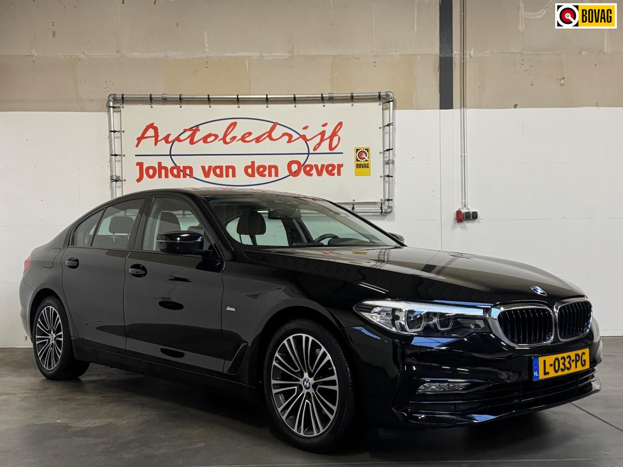BMW 5-serie - 520i High Executive|Half leder|Stoelverwarming|Camera| - AutoWereld.nl